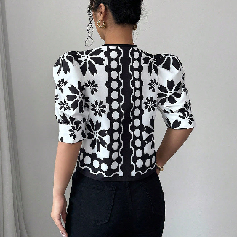 Feminine Bluse med Blomstermotiv og Bånddetalje