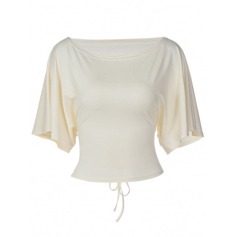 Asymmetrisk Cropped Topp med Flödande Ärmar och Eleganta Linjer