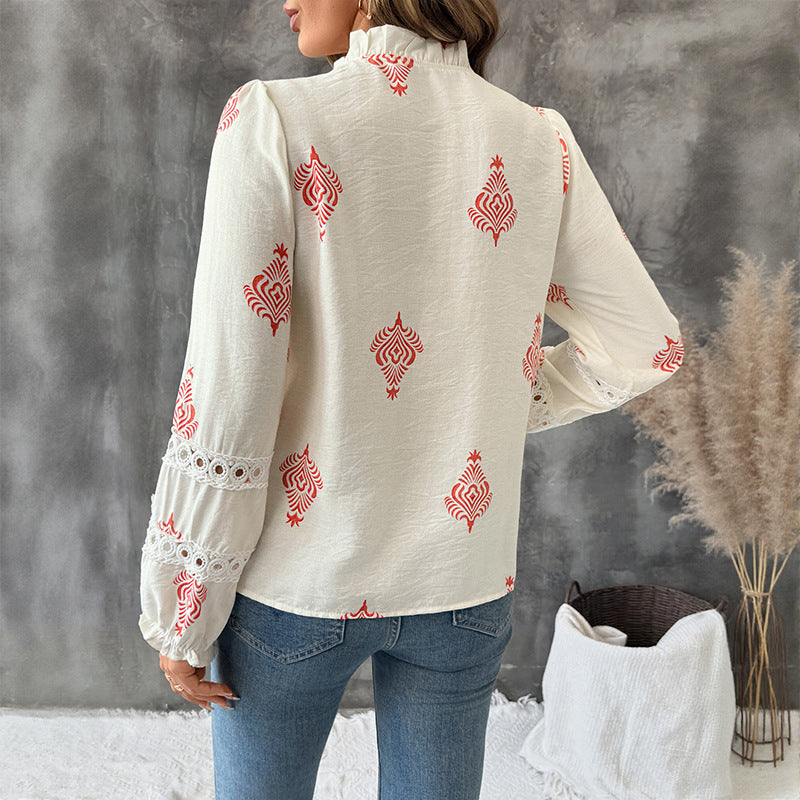 Feminine Bluse med romantiske detaljer og blødt snit