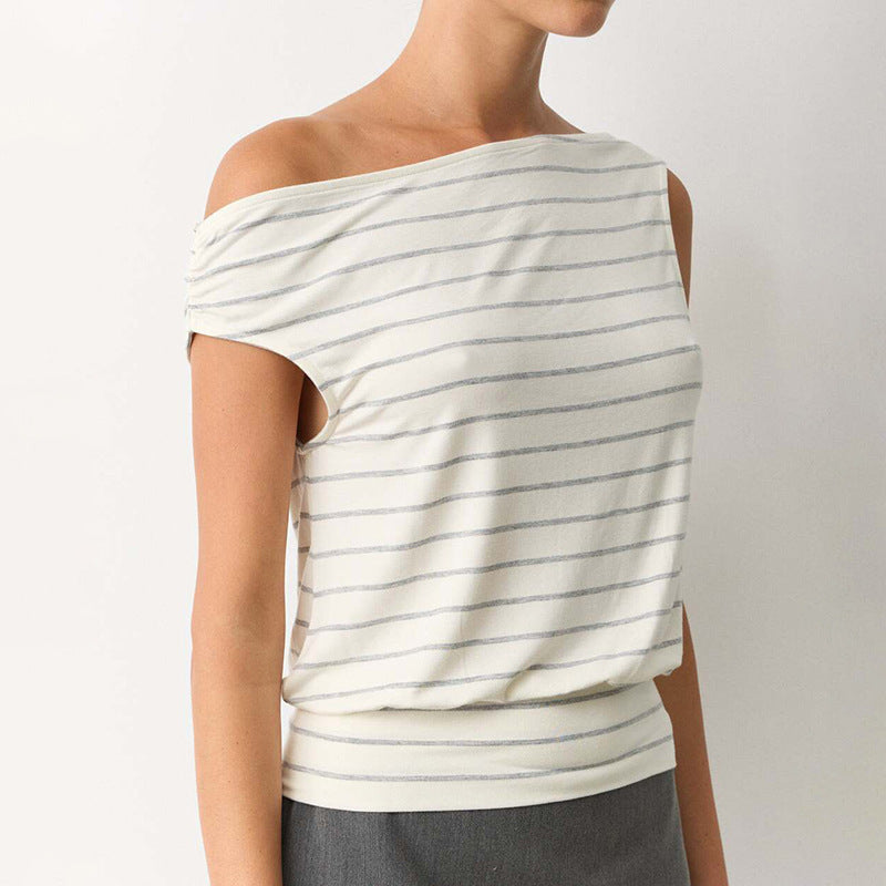 Asymmetrisk topp i trendig randig design