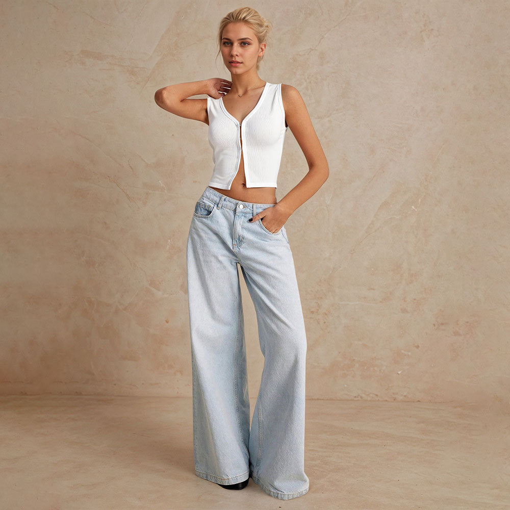 Chic cropped top med dyb V-udskæring og stilfulde knapdetaljer