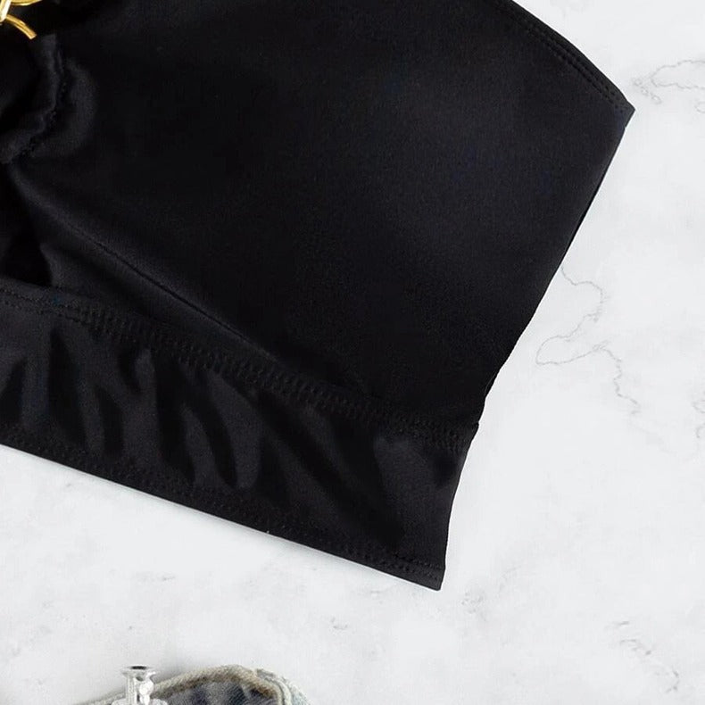 Elegant Bandeau-Bikiniöverdel med Lyxig Detalj