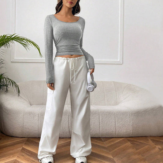 Stilfuld cropped langærmet top med flatterende snit