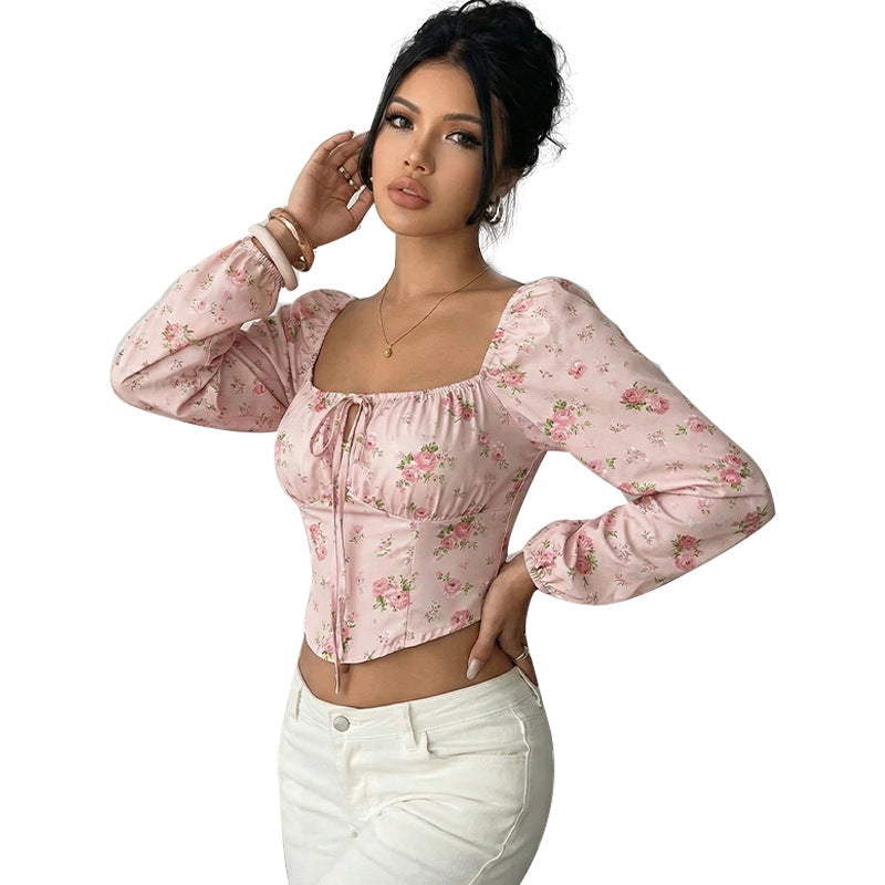 Blommig blus med romantisk charm från StjerneMode