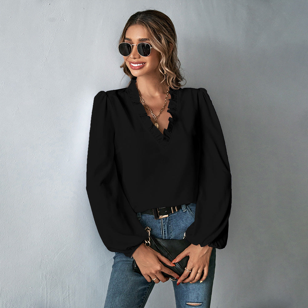 Elegant Bluse med Flatterende Detaljer og Luftige Ærmer