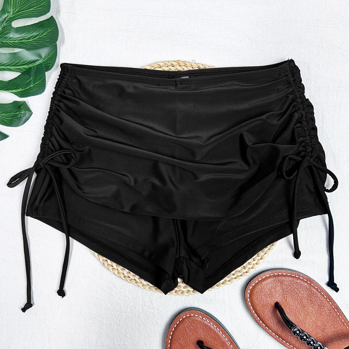 Elegant Baddräkt med Justerbar Midja och Feminin Design
