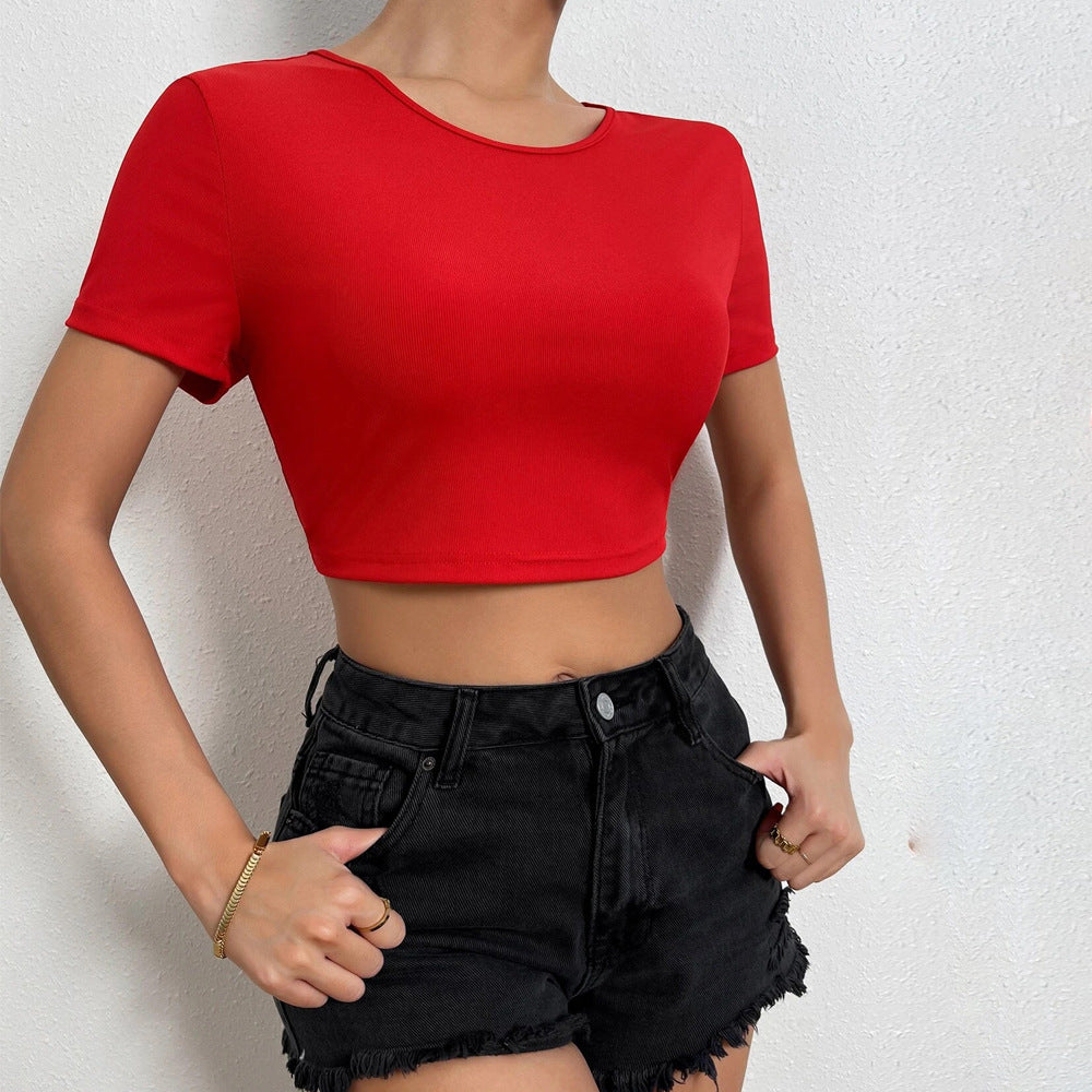 Elegant crop top med unikke rygdetaljer