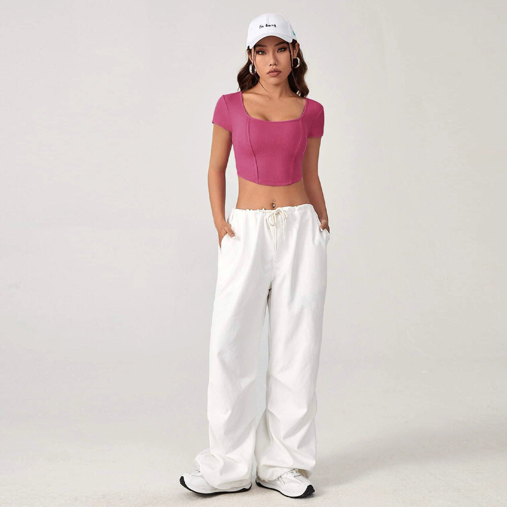 Stilfuld cropped top med firkantet udskæring og ribstruktur