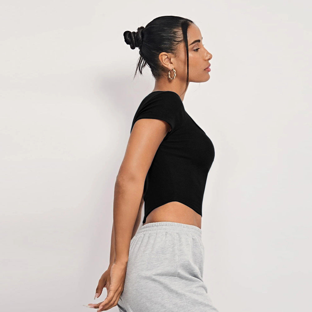 Moderne cropped top med firkantet udskæring og knapper
