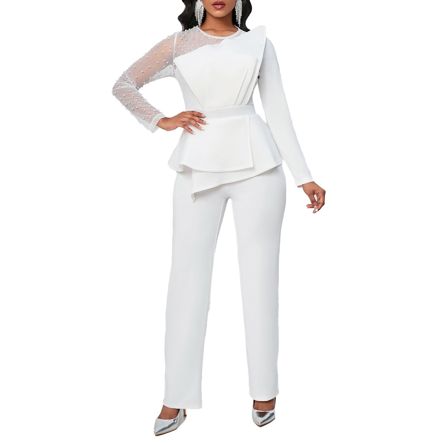 Modern Jumpsuit med Asymmetrisk Skärning och Glamourdetaljer
