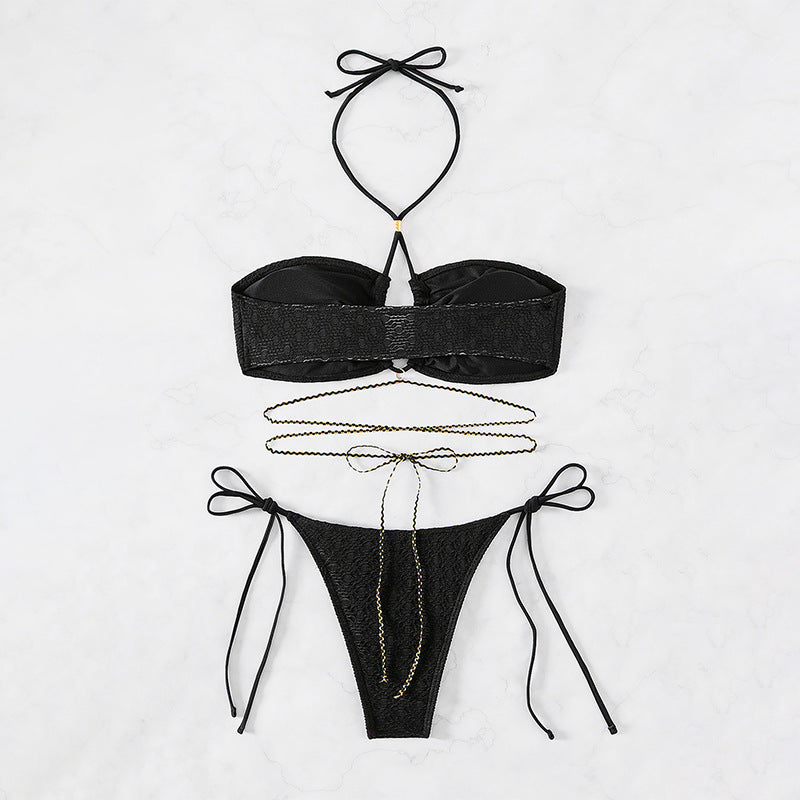 Snygg Bandeau-Bikini med Eleganta Detaljer och Justerbara Band