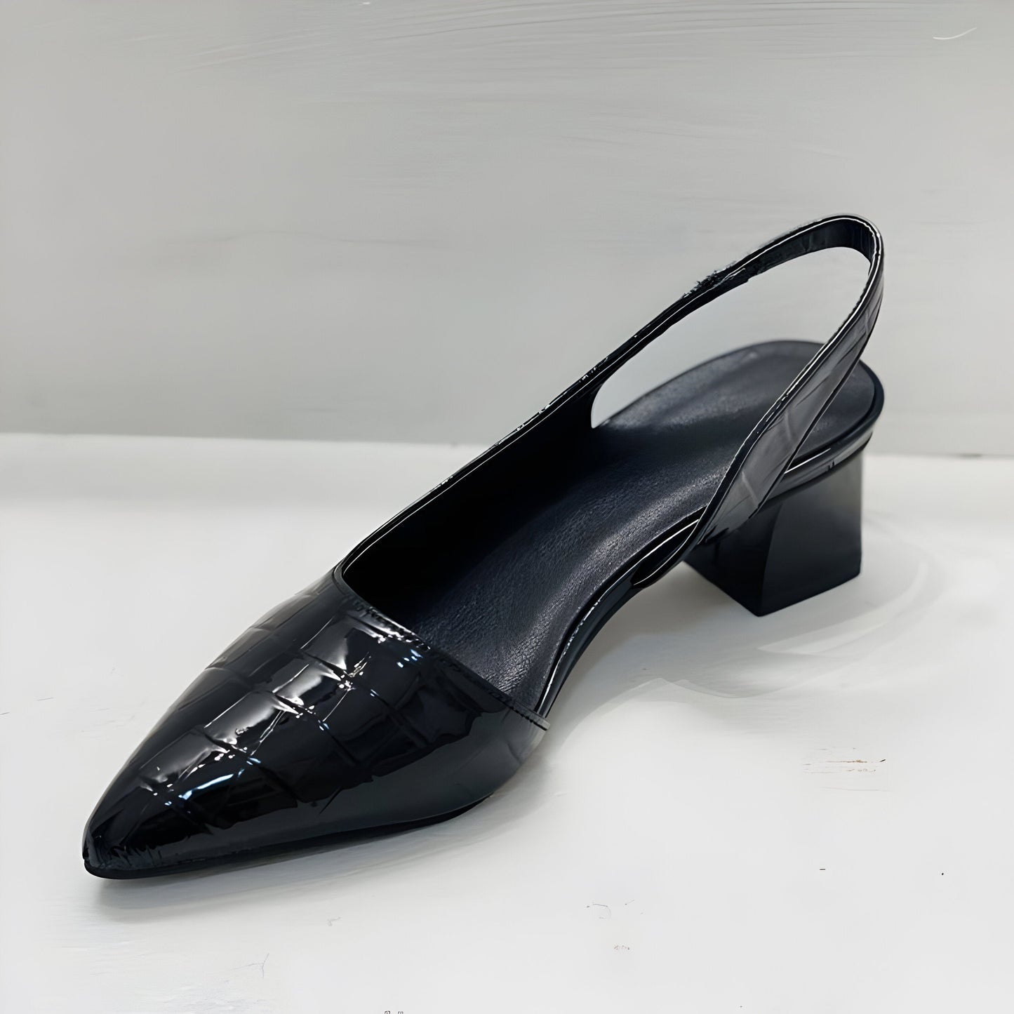 Sienna | Eleganta Spetsiga Skor med Stabil Klack