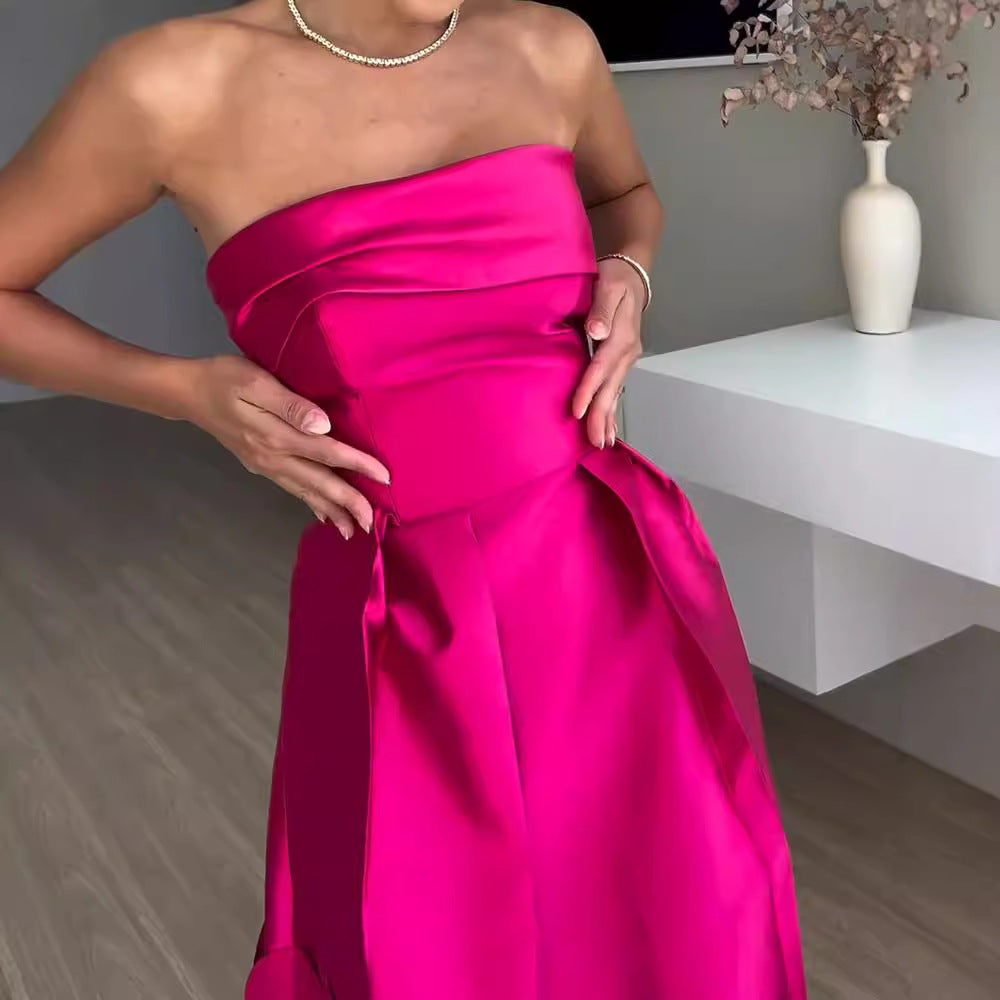 Förtrollande Kvällsklänning med Lagerdesign och Eleganta Detaljer