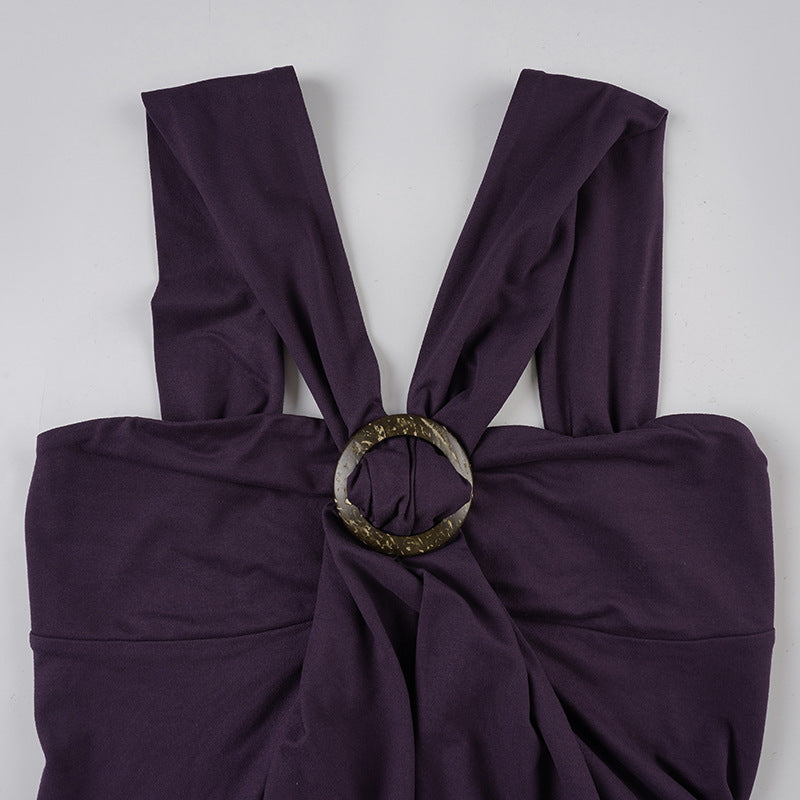 Sofistikerad ärmlös topp med elegant drapering och stilrent ringdetalj