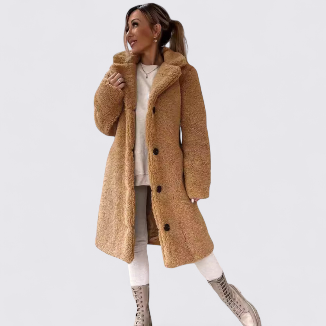 Damefrakke med knapliste – Teddyfrakke – Skåret til over låret