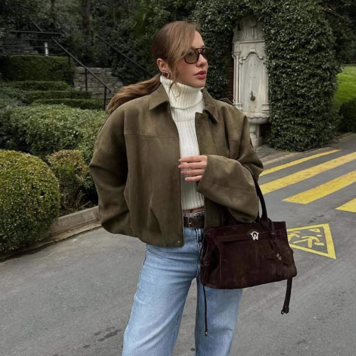 Kort jacka med lyxig look – stilren och modern