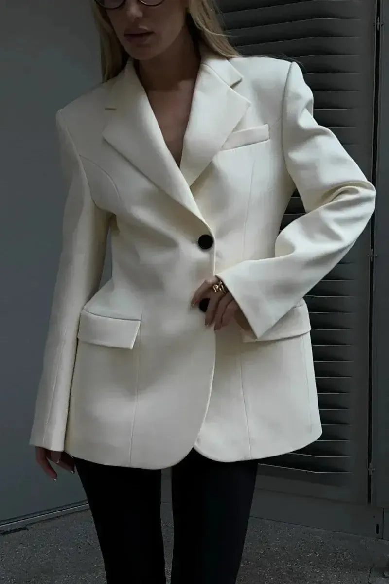 Skræddersyet Blazer med Sofistikeret Snit og Modern Flair