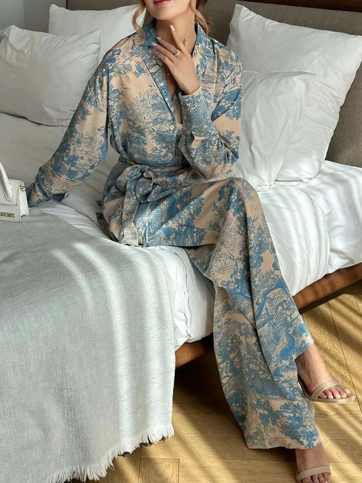 Damesæt med Print - Komfortabelt og Moderne Design