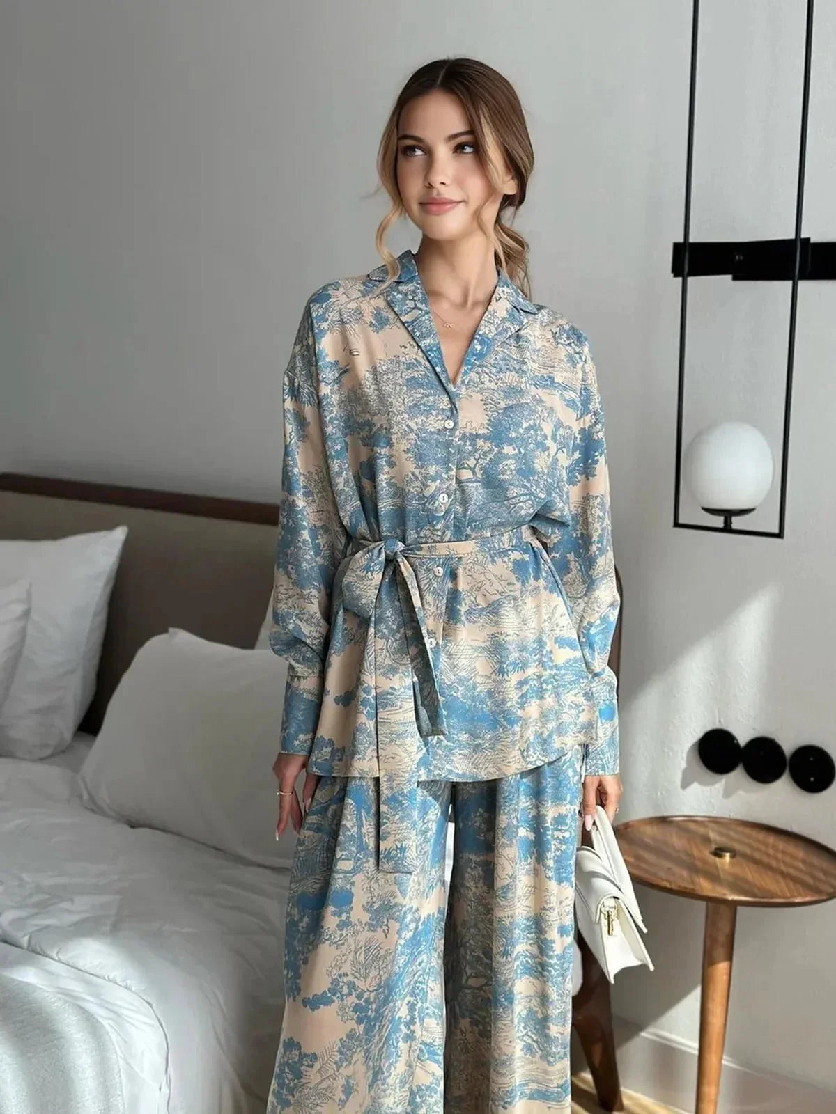 Damesæt med Print - Komfortabelt og Moderne Design