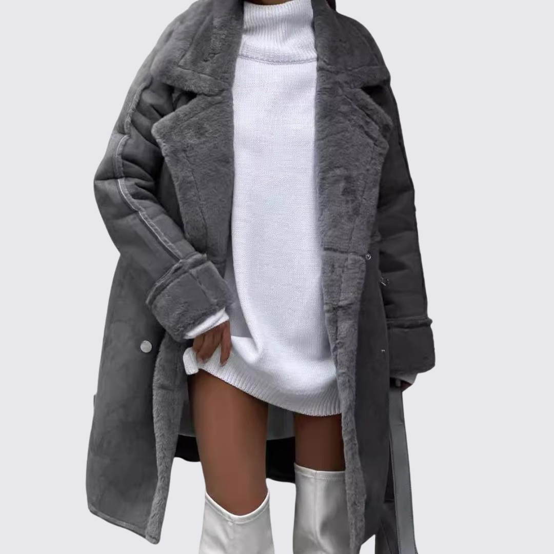 Damefrakke med revers – Dobbeltknappet frakke – Teddyforet