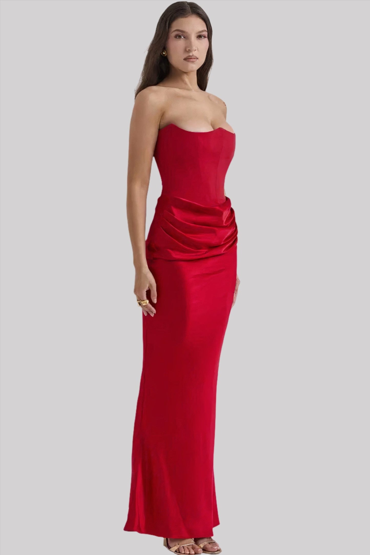 Astra | Maxiklänning i Lyxig Satin, Off-Shoulder, Glamourös