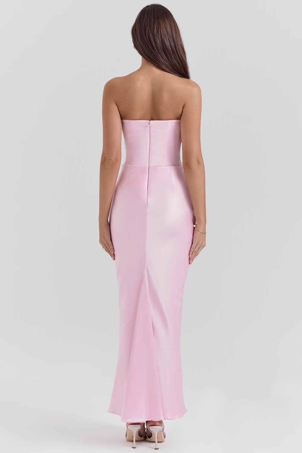 Astra | Maxiklänning i Lyxig Satin, Off-Shoulder, Glamourös