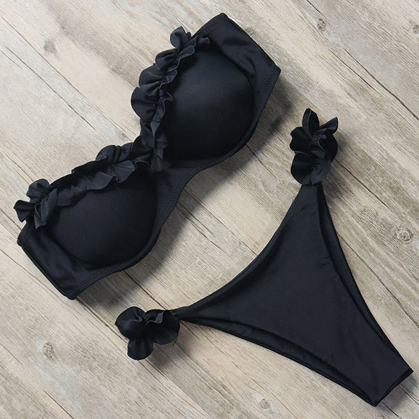 Bikiniset för kvinnor med volanger och push-up-effekt
