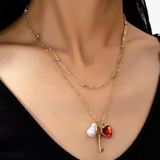 Hjerteformet Perlehalskæde - Elegance og Kærlighed i Én