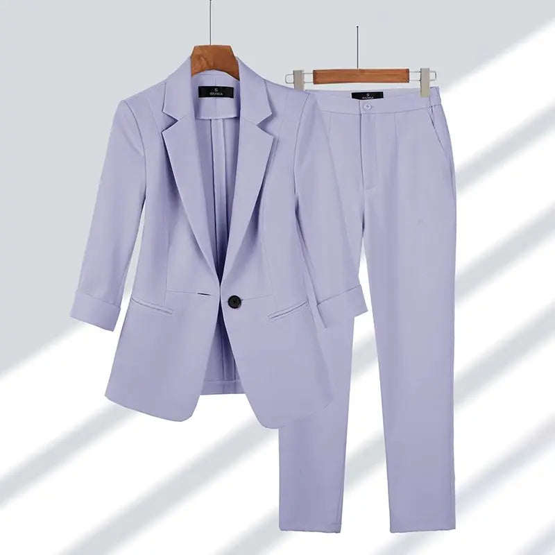 Elegant Sæt med Blazer og Bukser – Din Nøgle til Stil