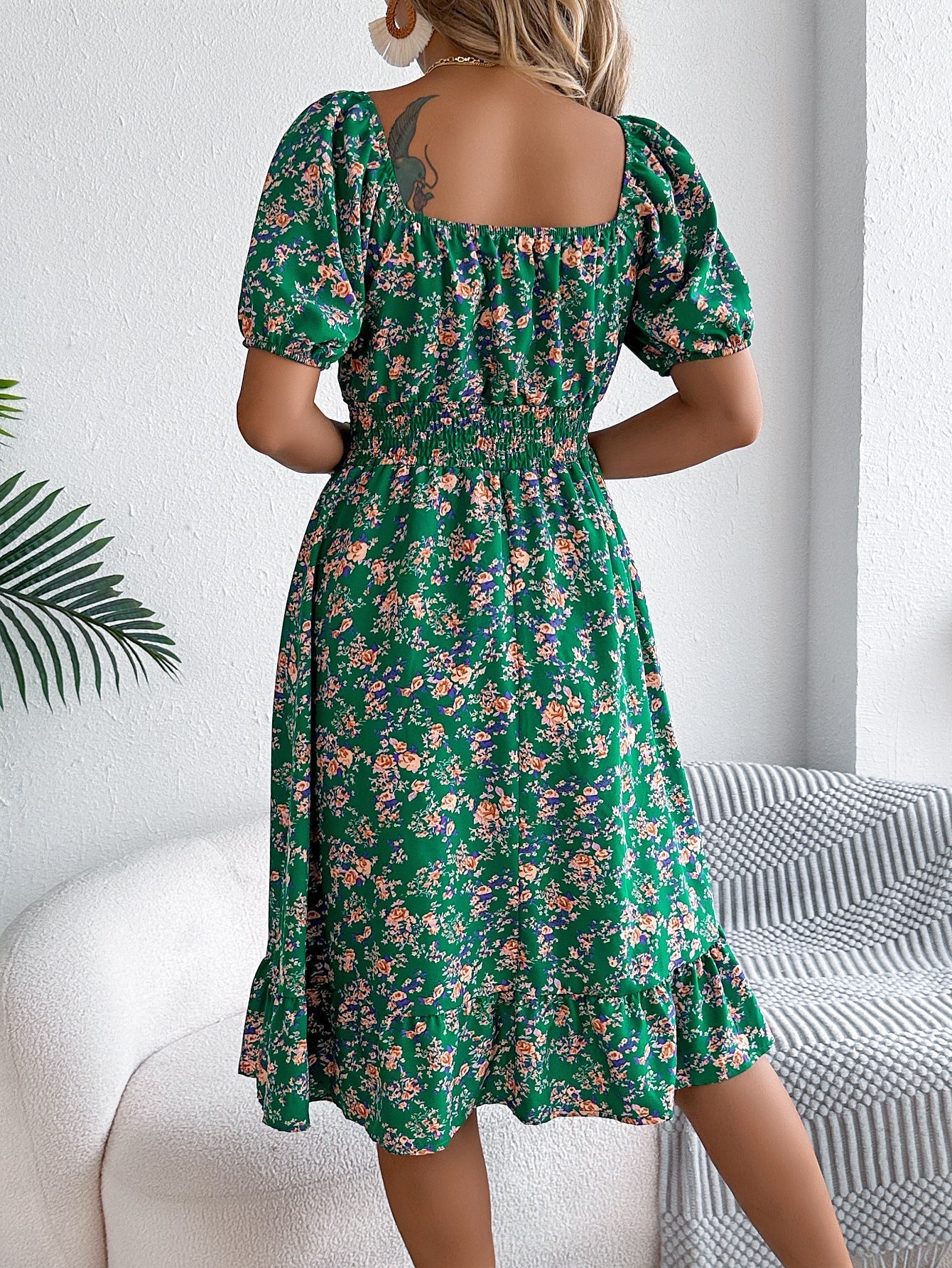 Blomsterkjole med Lette Puffærmer