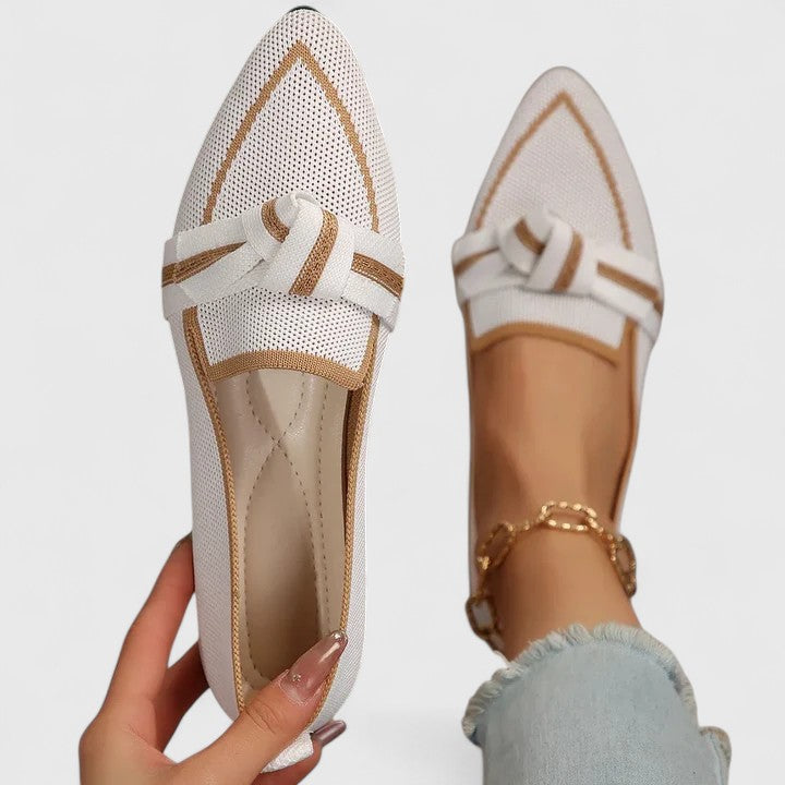 Elara | Eleganta spetsiga loafers för dam med knutdetalj