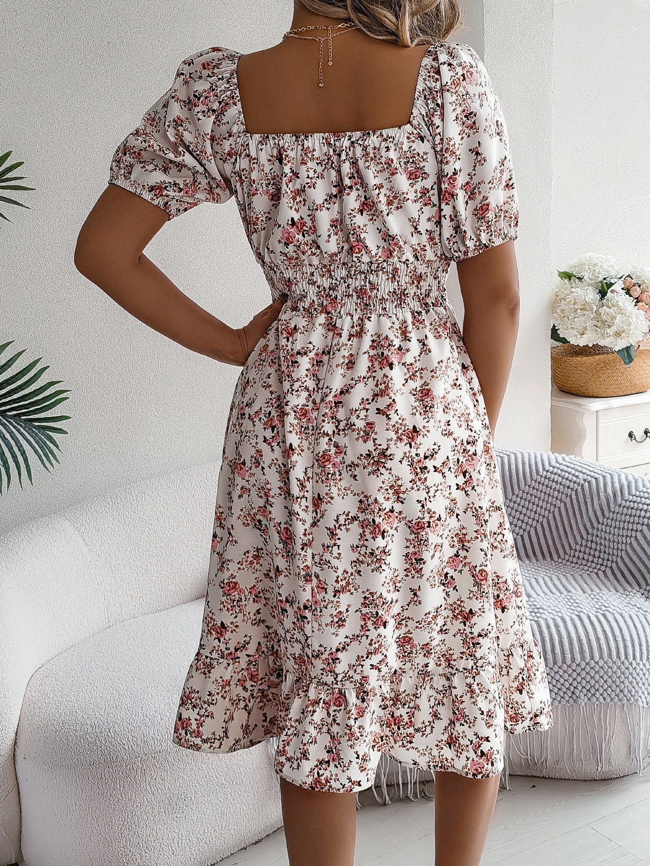 Blomsterkjole med Lette Puffærmer