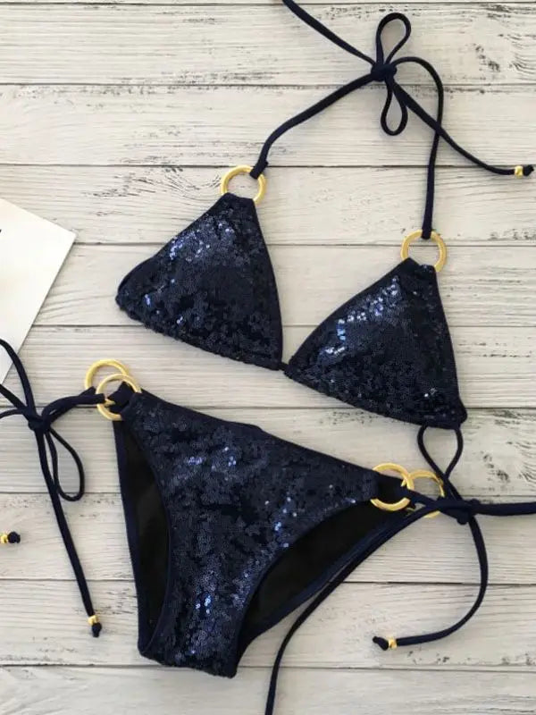 Snyggt bikini set för kvinnor med paljetter i guld och push-up bh