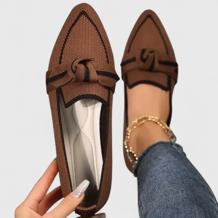 Elara | Eleganta spetsiga loafers för dam med knutdetalj