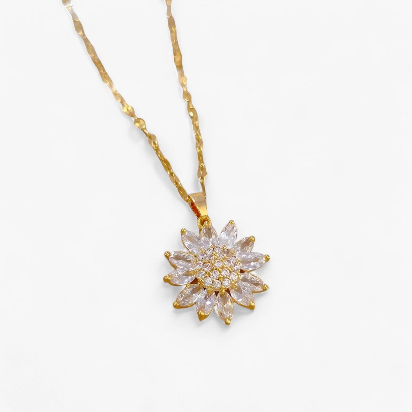 Luksuriøs Blomsterhalskæde med Zirkonia – Tidløs Elegance