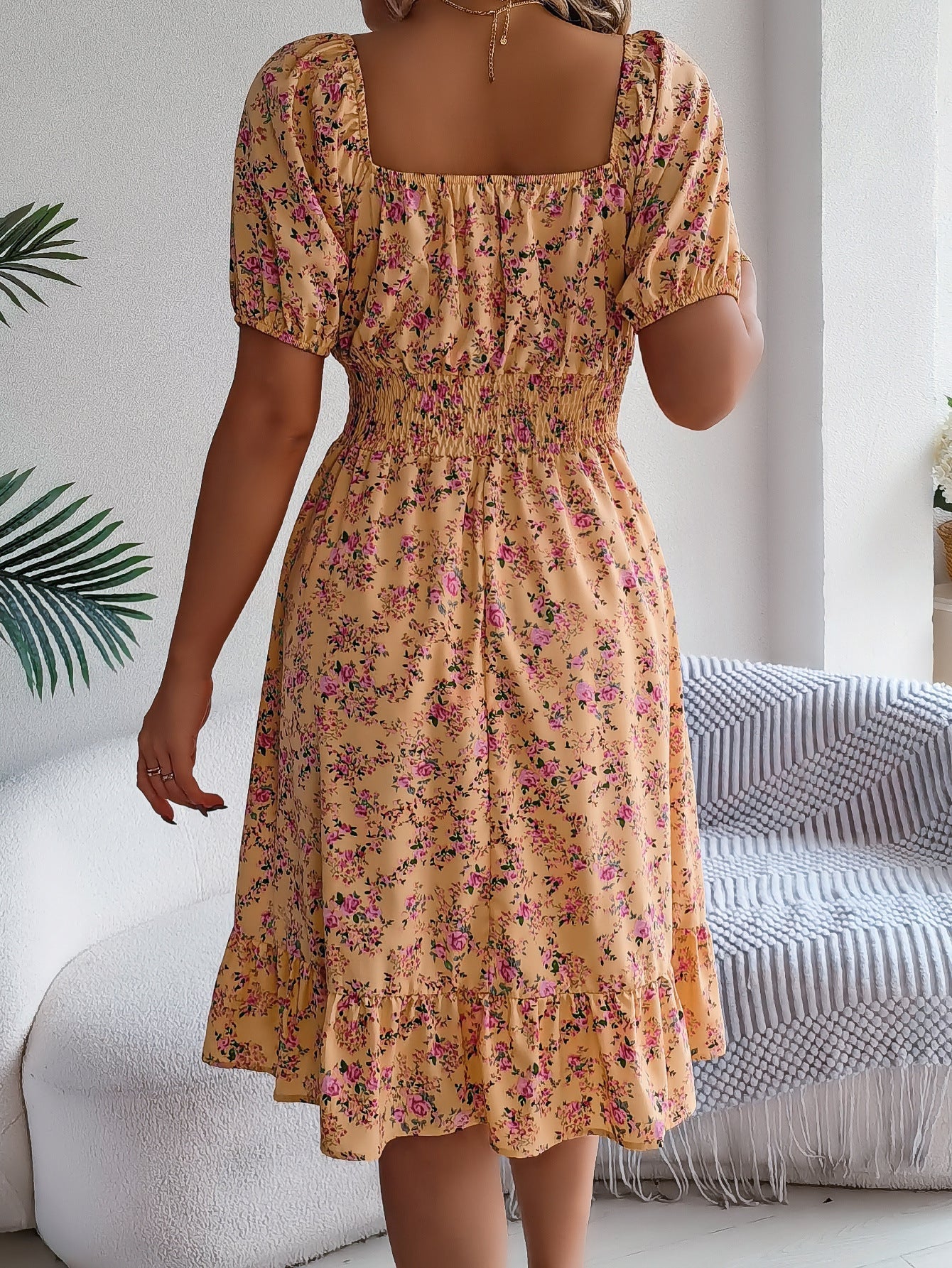 Blomsterkjole med Lette Puffærmer