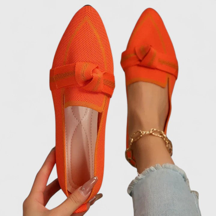 Elara | Eleganta spetsiga loafers för dam med knutdetalj