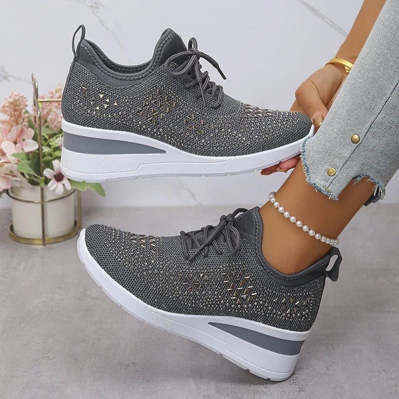 Dam Sneakers med Strass Snörning – Ortopedisk Design