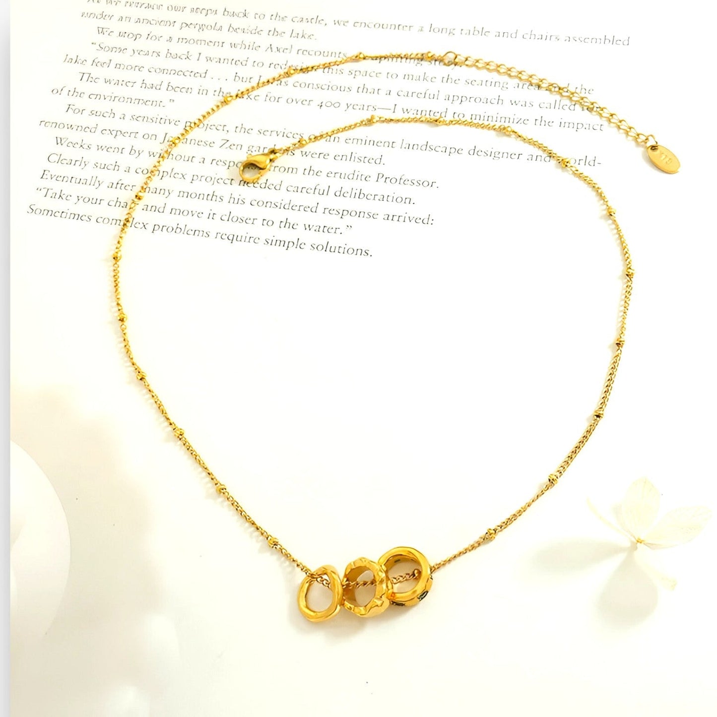 Elegant Zirkon Halskæde – Tidløs Stil & Vandafvisende