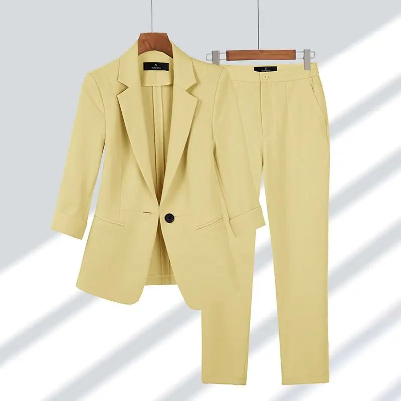 Elegant Sæt med Blazer og Bukser – Din Nøgle til Stil