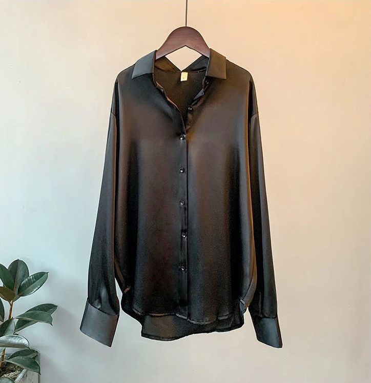Luna | Elegant blus med knappar för en modern look