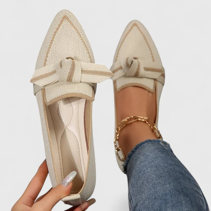Elara | Eleganta spetsiga loafers för dam med knutdetalj