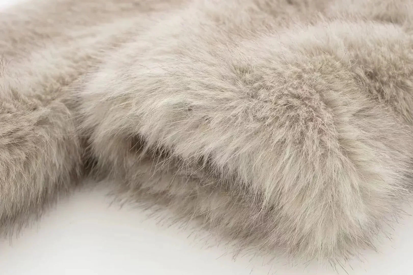 Varmer pelsjakke til damer i stilfuldt design