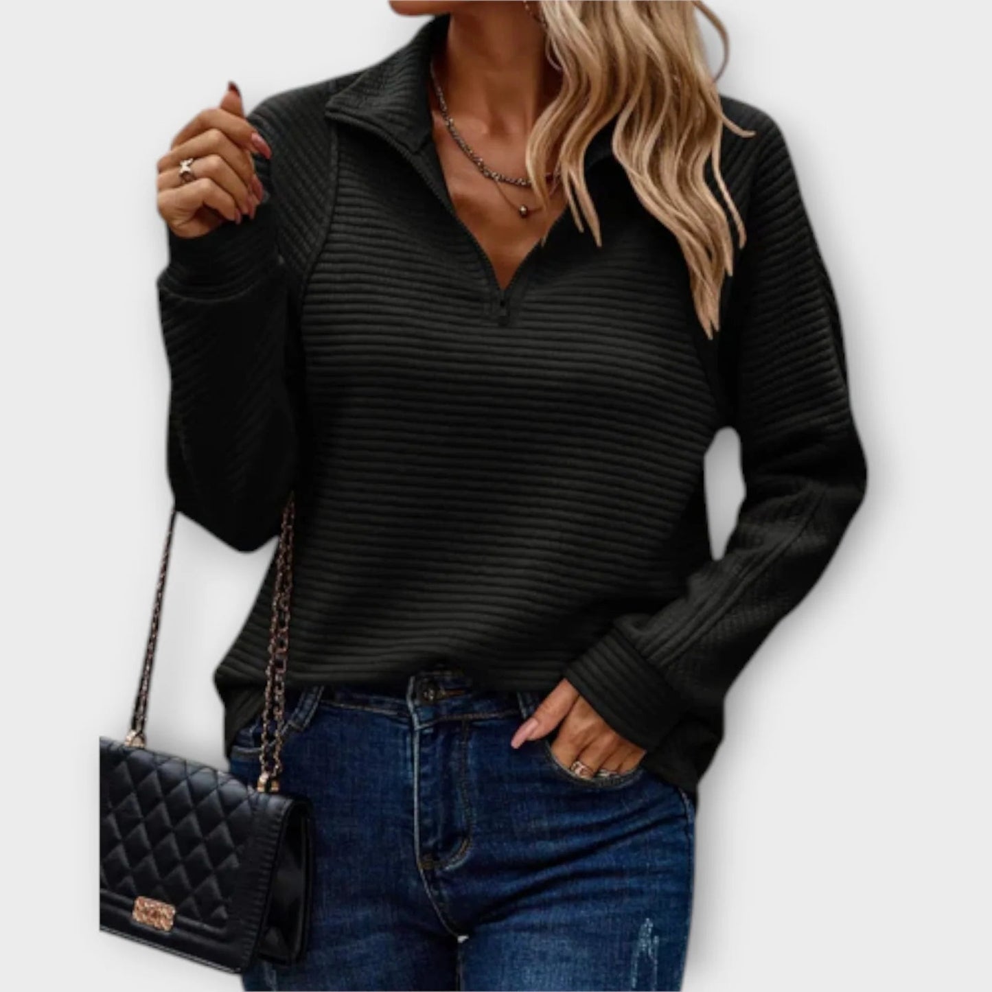 Elegant blus med v-ringning och luftig passform