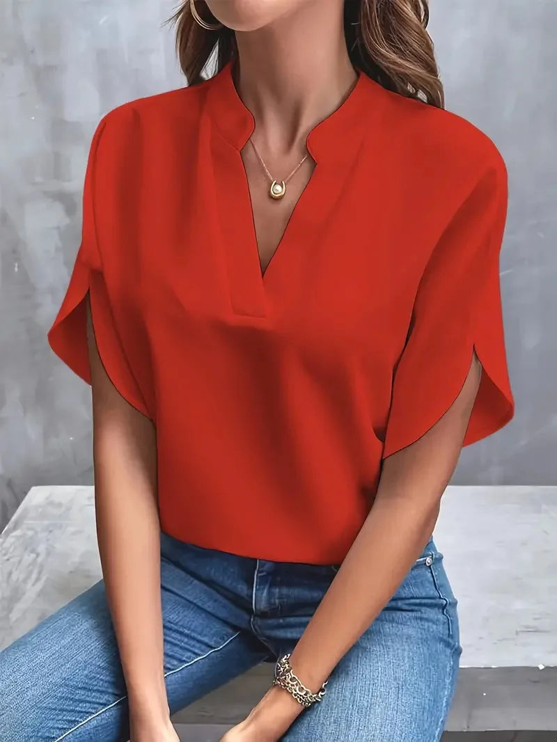 Elegant Topp med V-ringning för Kvinnor | Luftig och Stilren Design