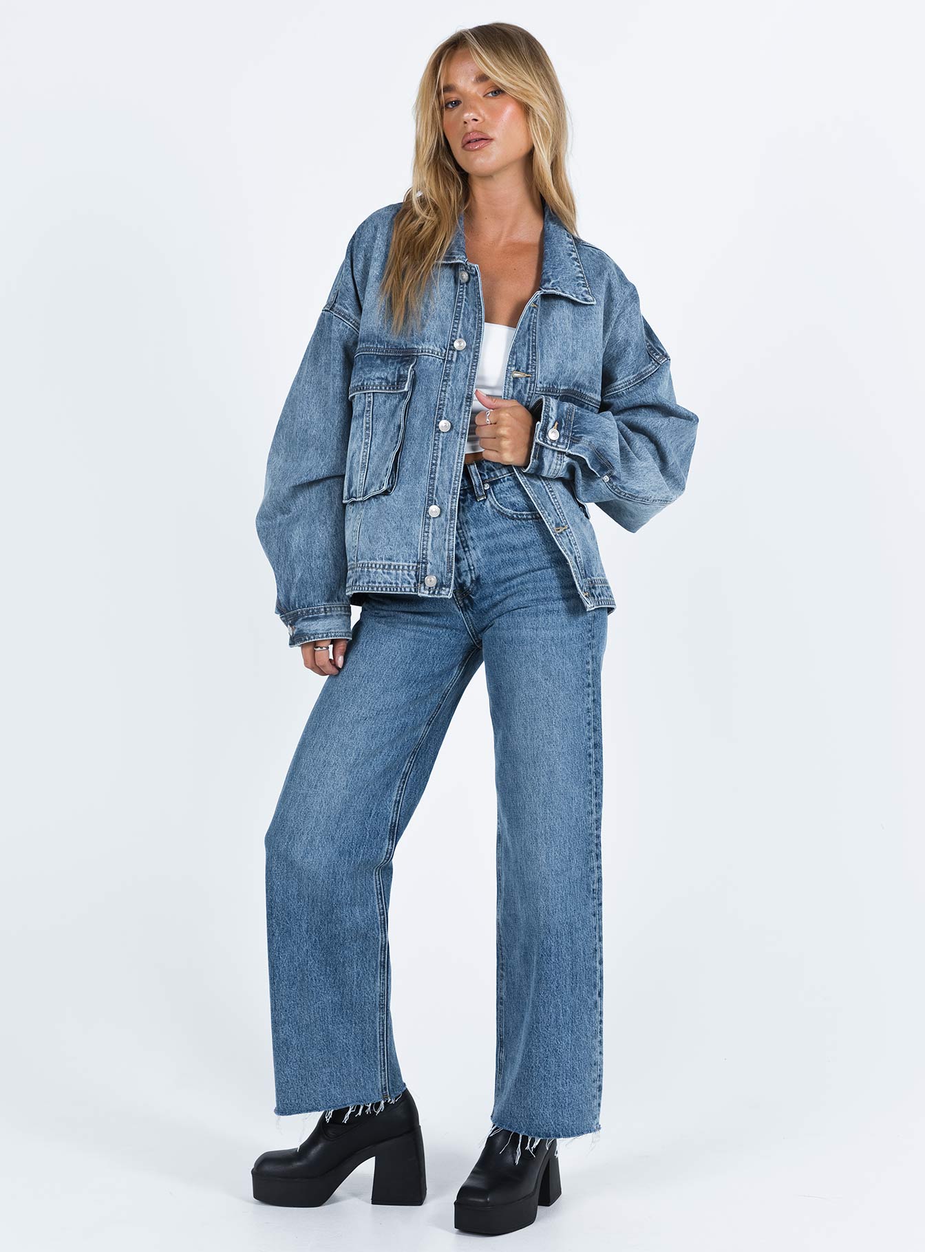 Stilfuld denimjakke med oversize snit – din nye favorit