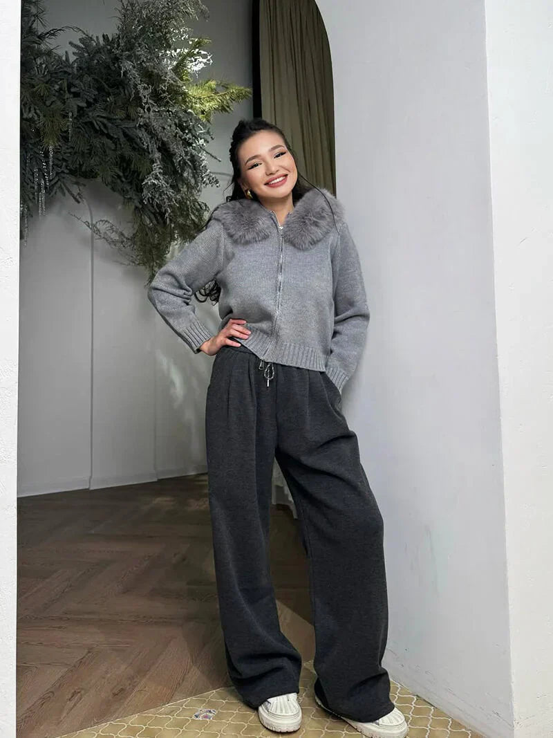 Dame strikjakke grå med hætte & kunstpels – varm vinterjakke