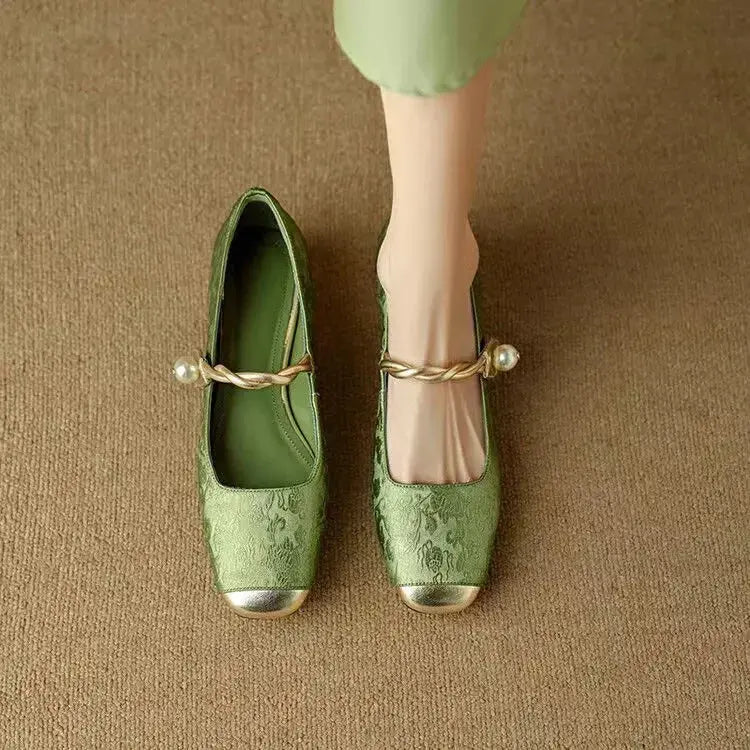 Eleganta Sommarsandaler med Bling och Vintage Charm