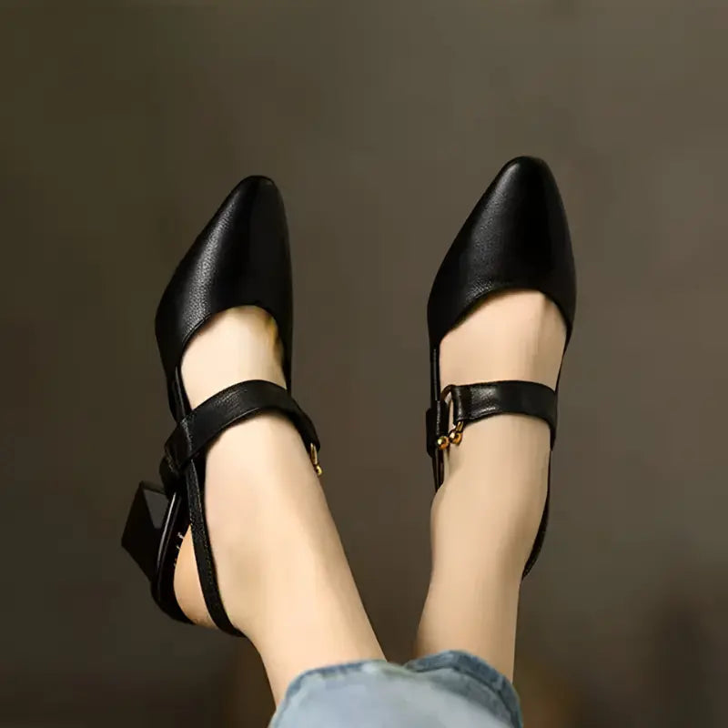 Elegant Slingback Pumps med Lyxigt Detalj