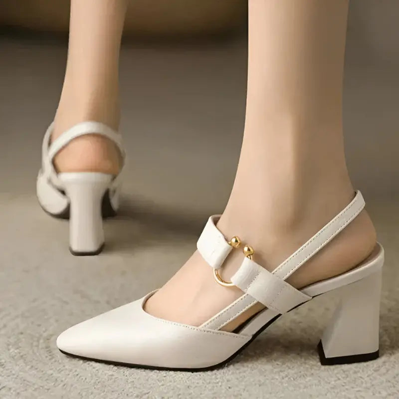 Elegant Slingback Pumps med Lyxigt Detalj